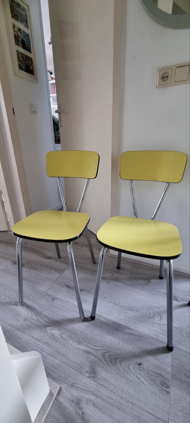 Set van 2 vintage stoelen - geel met chromen poten, Gebruikt, Twee, Overige kleuren, Metaal