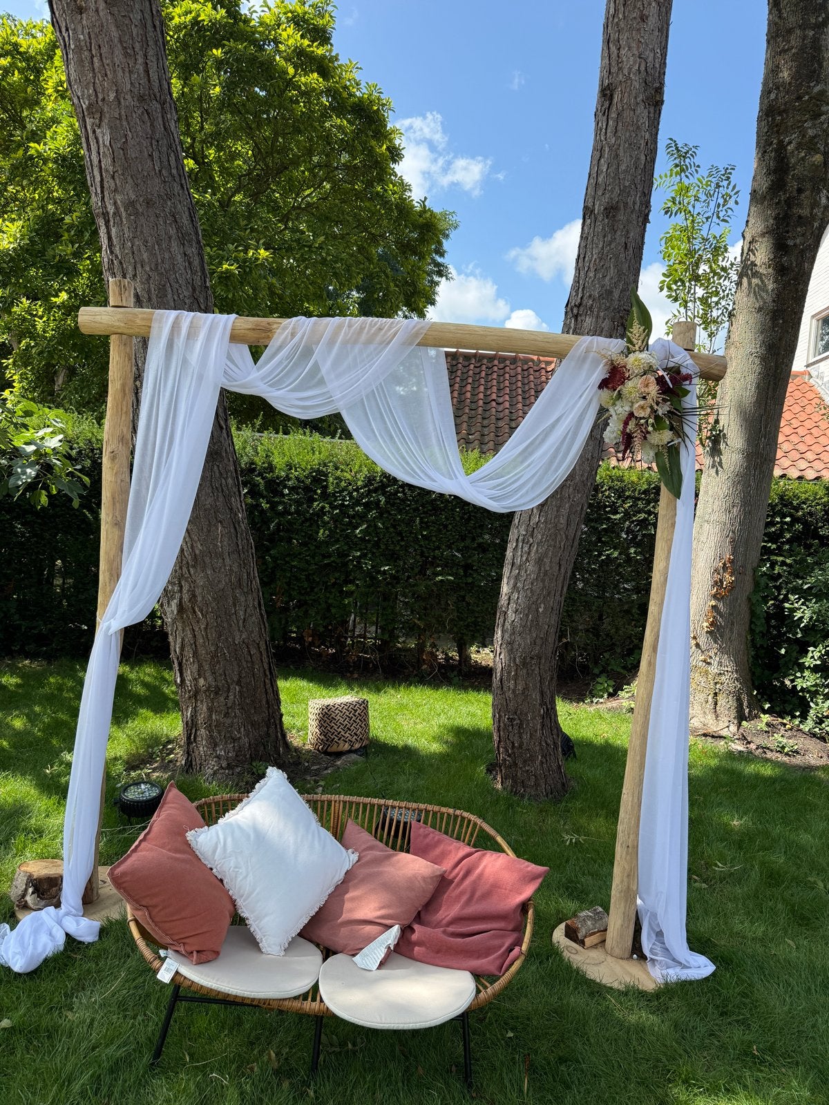Trouwboog met witte tule - perfect voor bruiloften, Ophalen, Zo goed als nieuw, Wit, Accessoires