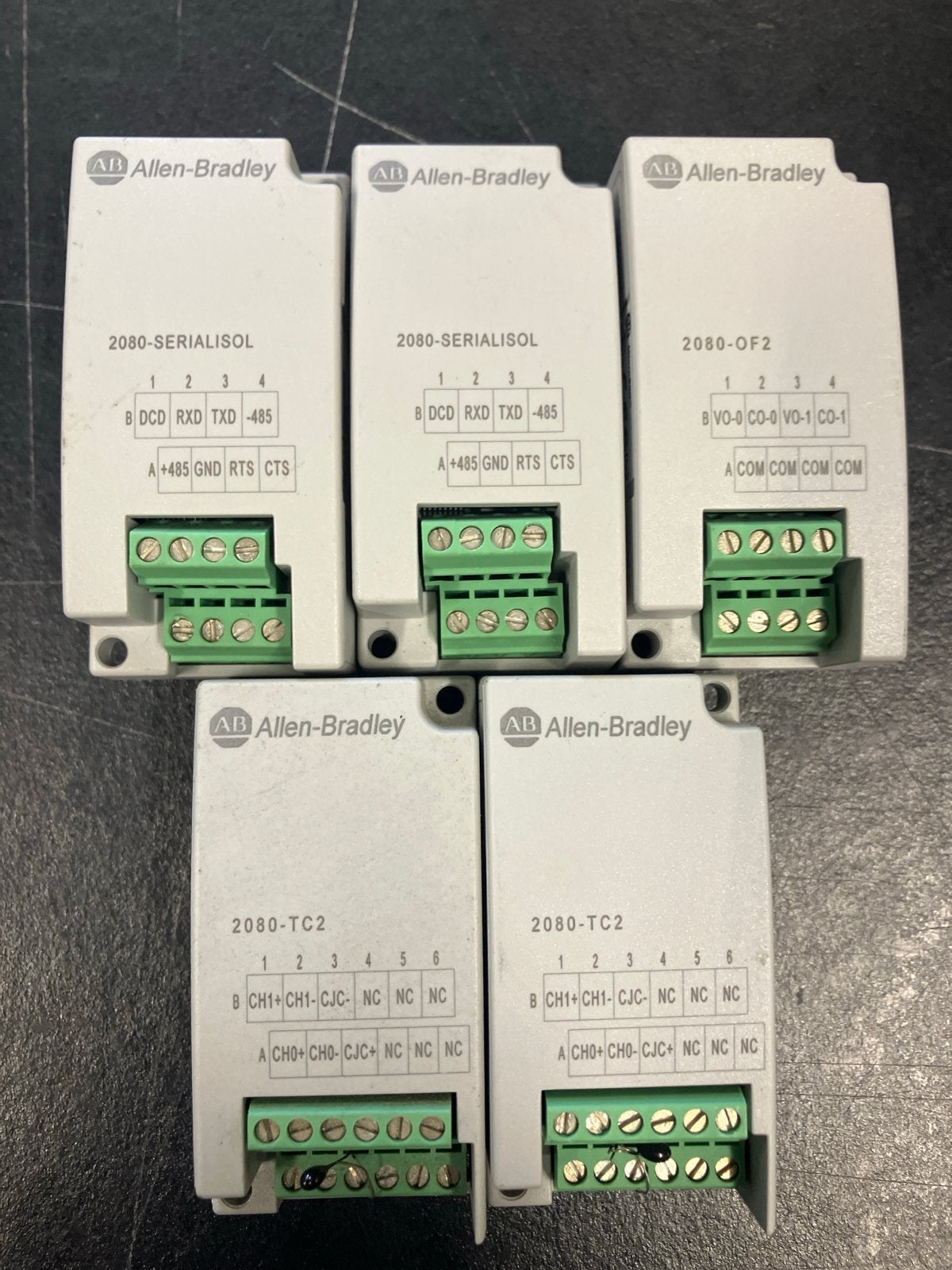 Allen-Bradley PLC modules: 2080-SERIALISOL, 2080-OF2, 2080-T, Ophalen of Verzenden, Zo goed als nieuw