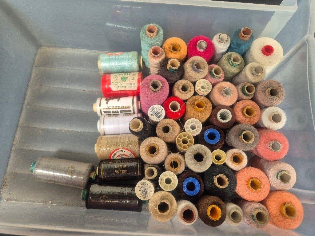 partij naaimachinegaren diverse kleuren, Ophalen of Verzenden, Zo goed als nieuw, Garen of Naald(en)