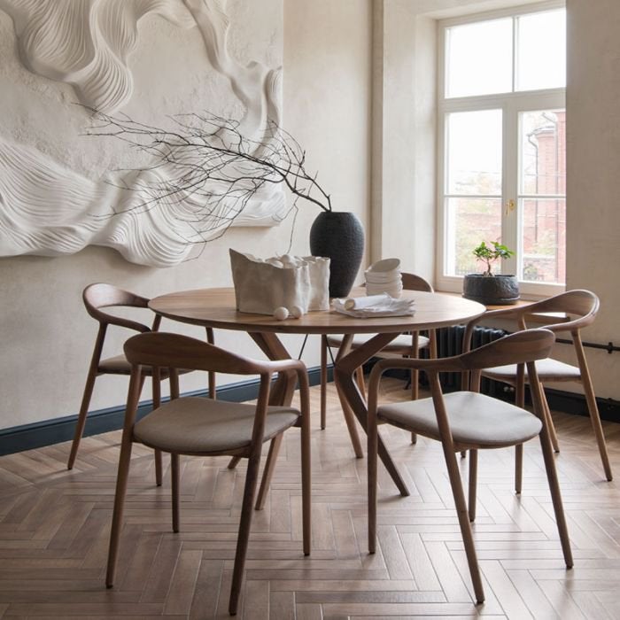 4 x Artisan Neva Chair notenhout Leder Zenith Np 2026 €1.180, Artisan, 9723 CA, Nieuw, Ophalen of Verzenden