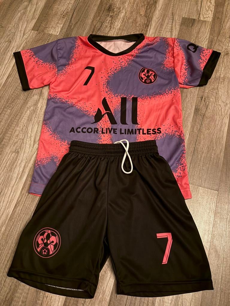 Voetbal tenue, Ophalen of Verzenden, Zo goed als nieuw, Jongen of Meisje, Setje
