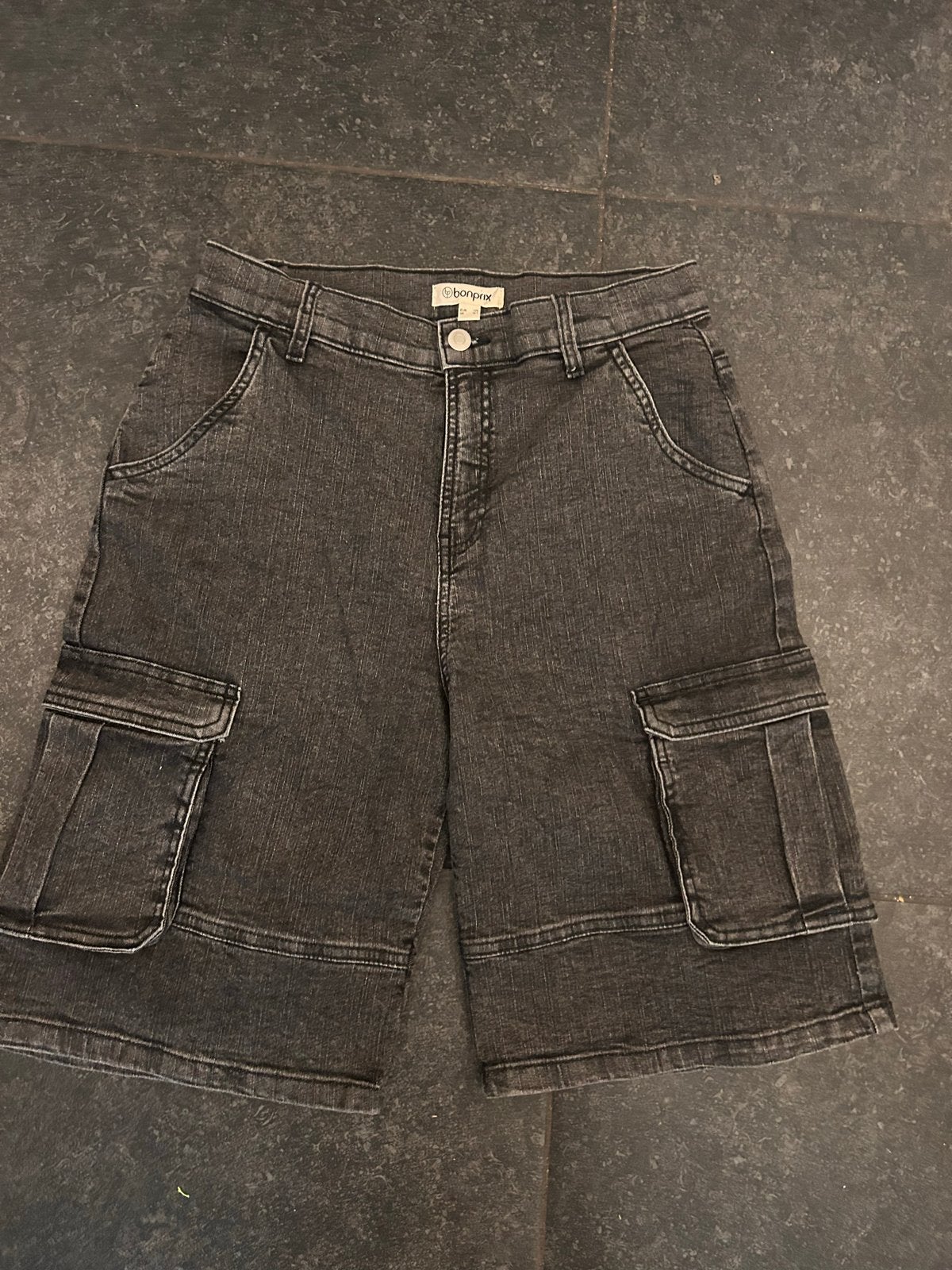 Bonprix Cargo Jeans Short - Maat 36 (S), Kort, Zwart, Ophalen of Verzenden, Zo goed als nieuw