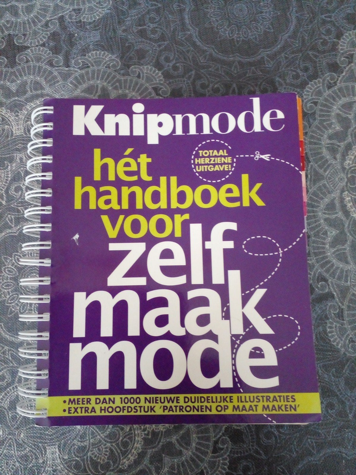 Knipmode Hét Handboek voor Zelfmaakmode, Verzenden, Zo goed als nieuw