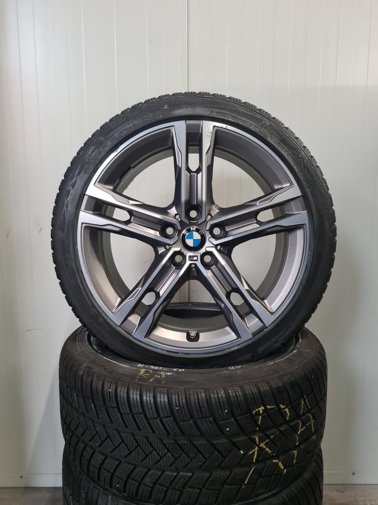 18' BMW 1 2 Serie Styling 556M met winterbanden Origineel