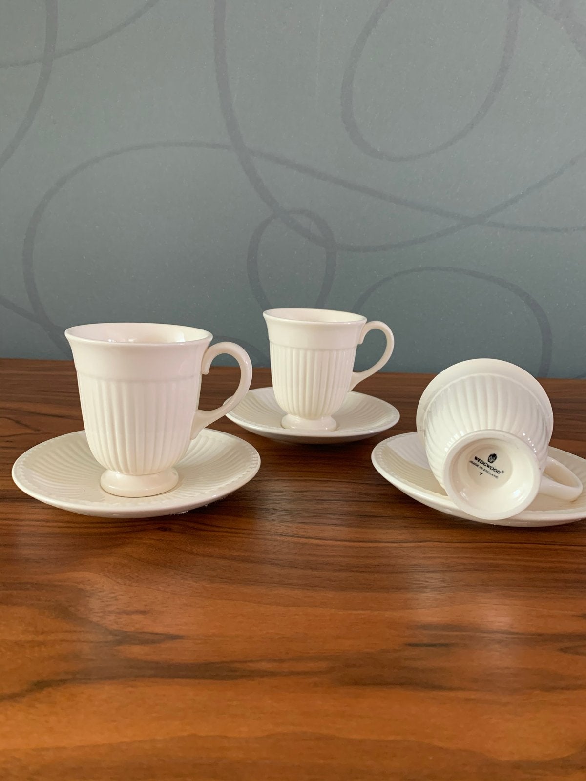 Wedgwood Edme Koffiekopjes met Schotels (3 stuks), Ophalen of Verzenden, Zo goed als nieuw, Aardewerk, Kop(pen) en/of Schotel(s)