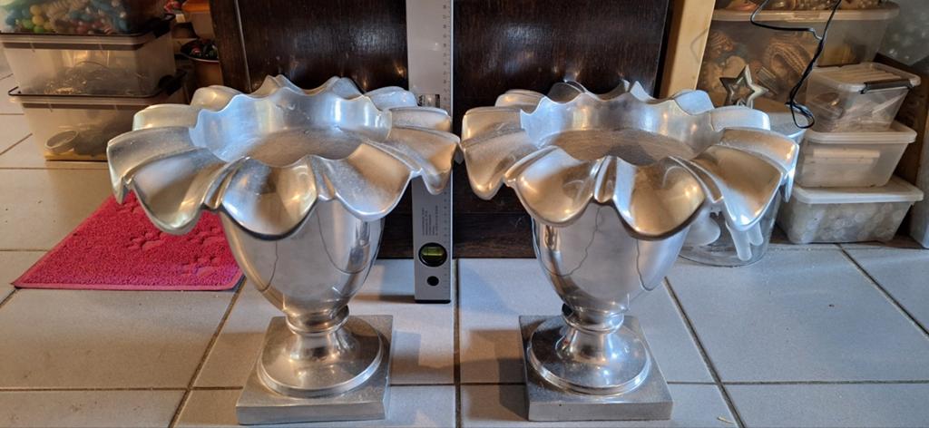 Set aluminium vazen. 30 bij 31 cm, Ophalen