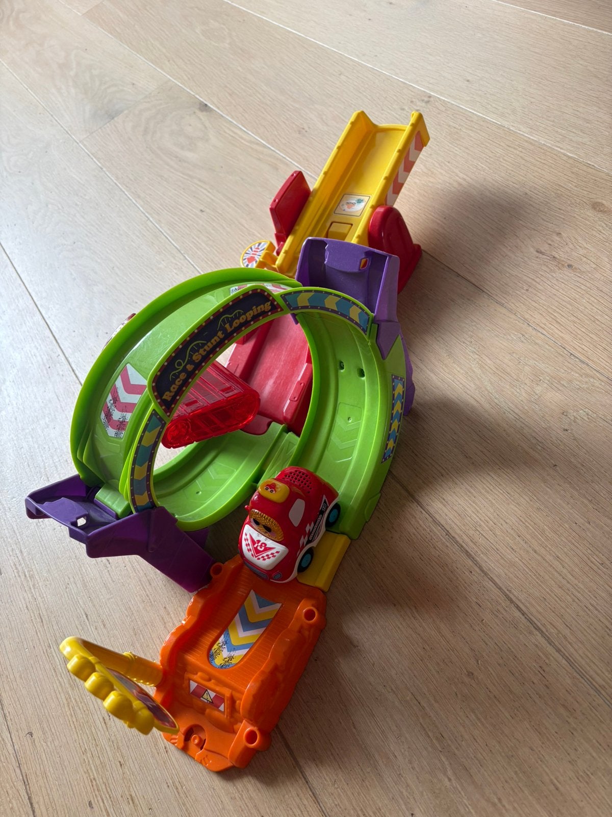 VTech Toet Toet Auto's Race & Stunt Looping, Kinderen en Baby's, Speelgoed | Vtech, Ophalen of Verzenden, Gebruikt, 2 tot 4 jaar