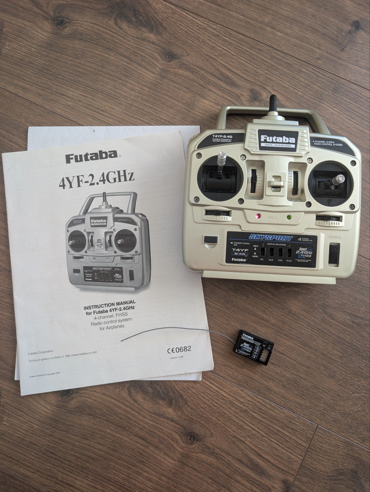Futaba T4YF-2.4G + R2004GF, Ophalen of Verzenden, Gebruikt