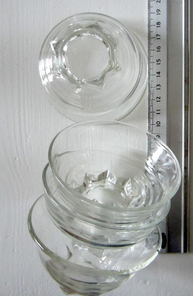 curiosa 9 Bowlglaasjes (of voor ijs, toetjes enz.), Antiek en Kunst, Curiosa en Brocante, Ophalen