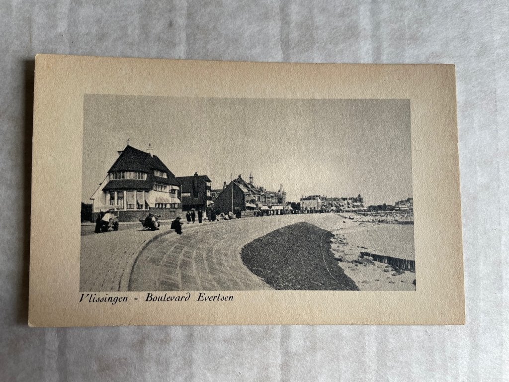 ansichtkaart van Vlissingen , Boulevard Evertsen., Verzenden, 1940 tot 1960, Zeeland