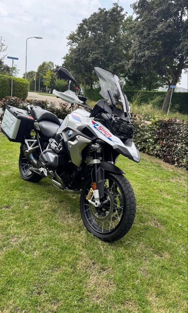 BMW R 1250 GS - Topstaat, Akrapovic, Dealer ond, full optie, Gebruikt, Particulier, Toermotor, ABS
