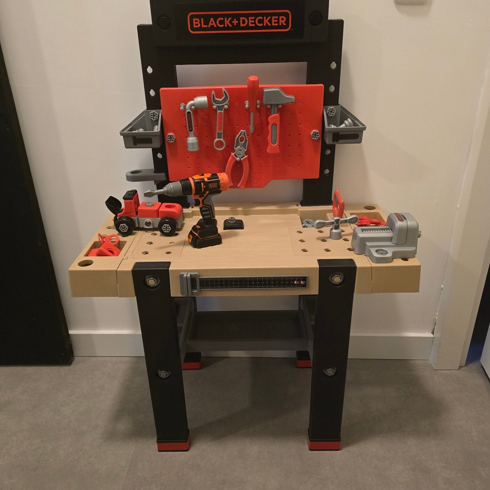 Black+Decker speelgoed werkbank met gereedschap, Ophalen, Zo goed als nieuw, Jongen of Meisje