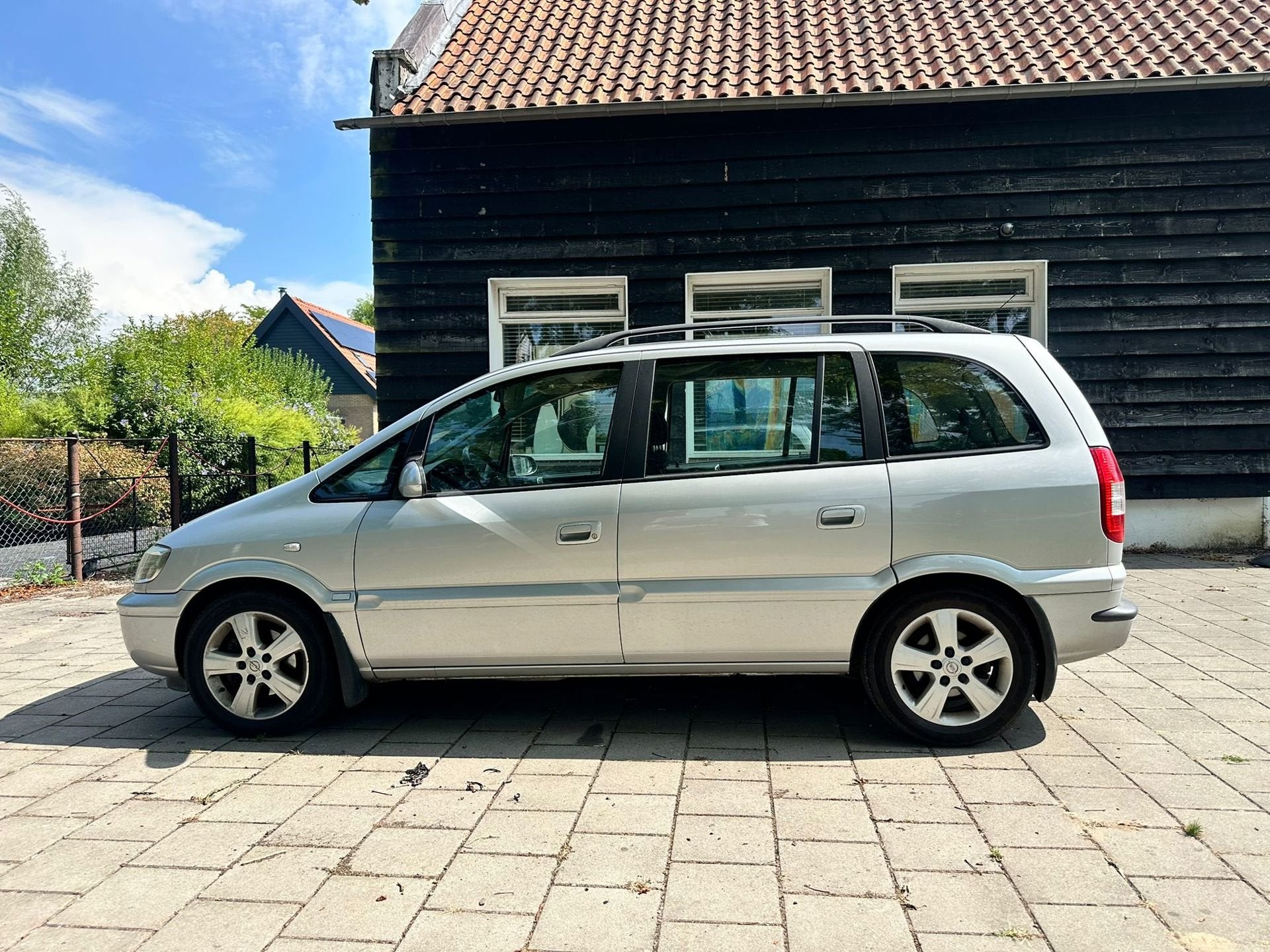 Opel Zafira 2.2-16V Maxx Automaat*7 persoons*Airco*Trekhaak*, Auto's, Gebruikt, 4 cilinders, 7 stoelen, Zafira