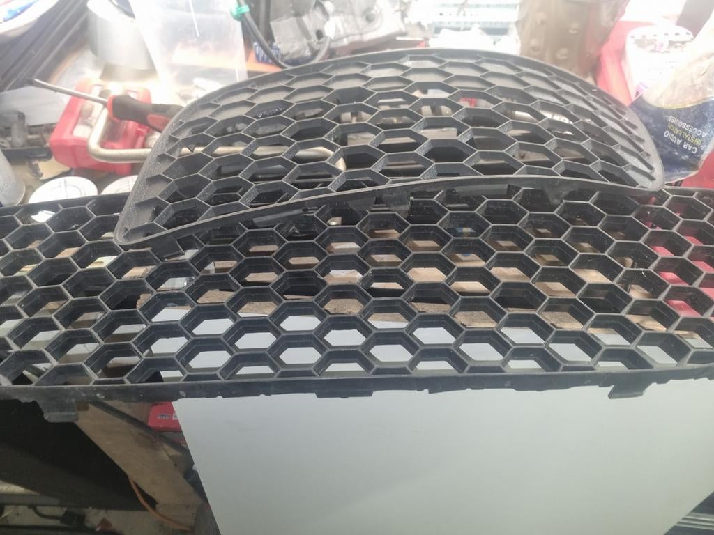 Vw golf 5 R32 voorbumper grillen., Ophalen of Verzenden