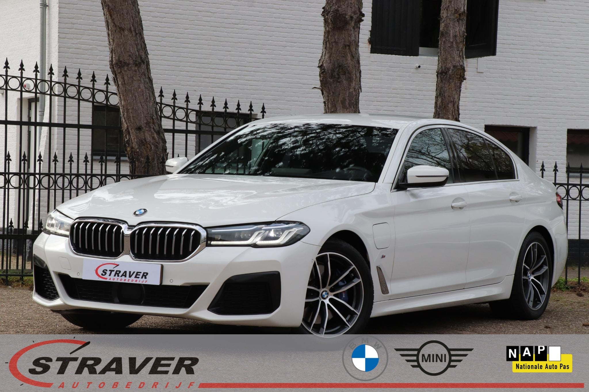 BMW 5-serie 530e Executive |M-sport |Head-up |Driving Assist, Achterwielaandrijving, Gebruikt, 4 cilinders, Wit