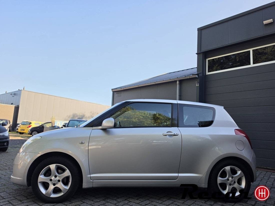 Suzuki Swift - 1.5 Exclusive/KeyLess/Airco/Nap/102Pk, 4 cilinders, Swift, Bedrijf, Handgeschakeld