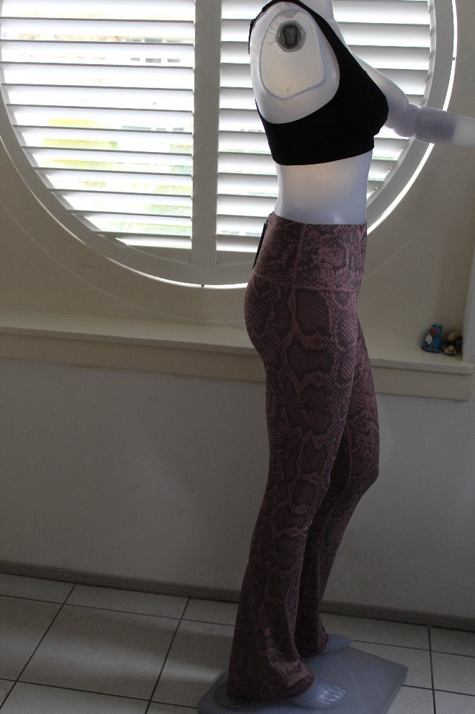 House of gravity quick dry sportlegging is nieuw 109,- mt S, Meerkleurig, Nieuw, Ophalen of Verzenden, Fitness of Aerobics
