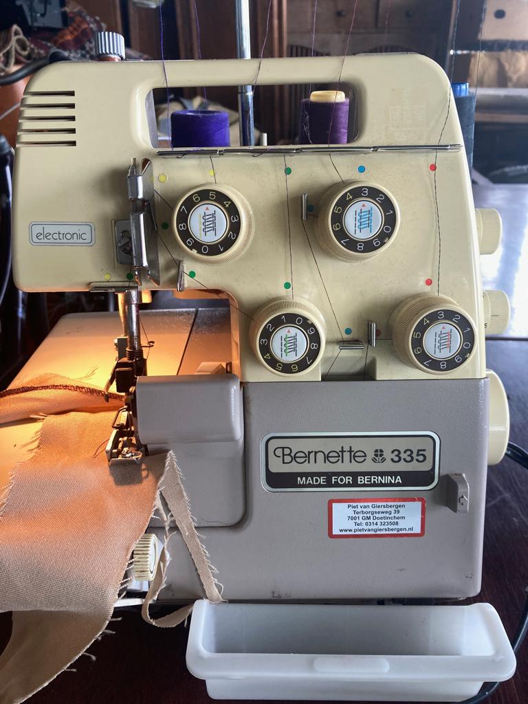 Bernina bernette 5 draads Lockmachine 335, Hobby en Vrije tijd, Naaimachines en Toebehoren, Ophalen of Verzenden, Gebruikt, Lockmachine