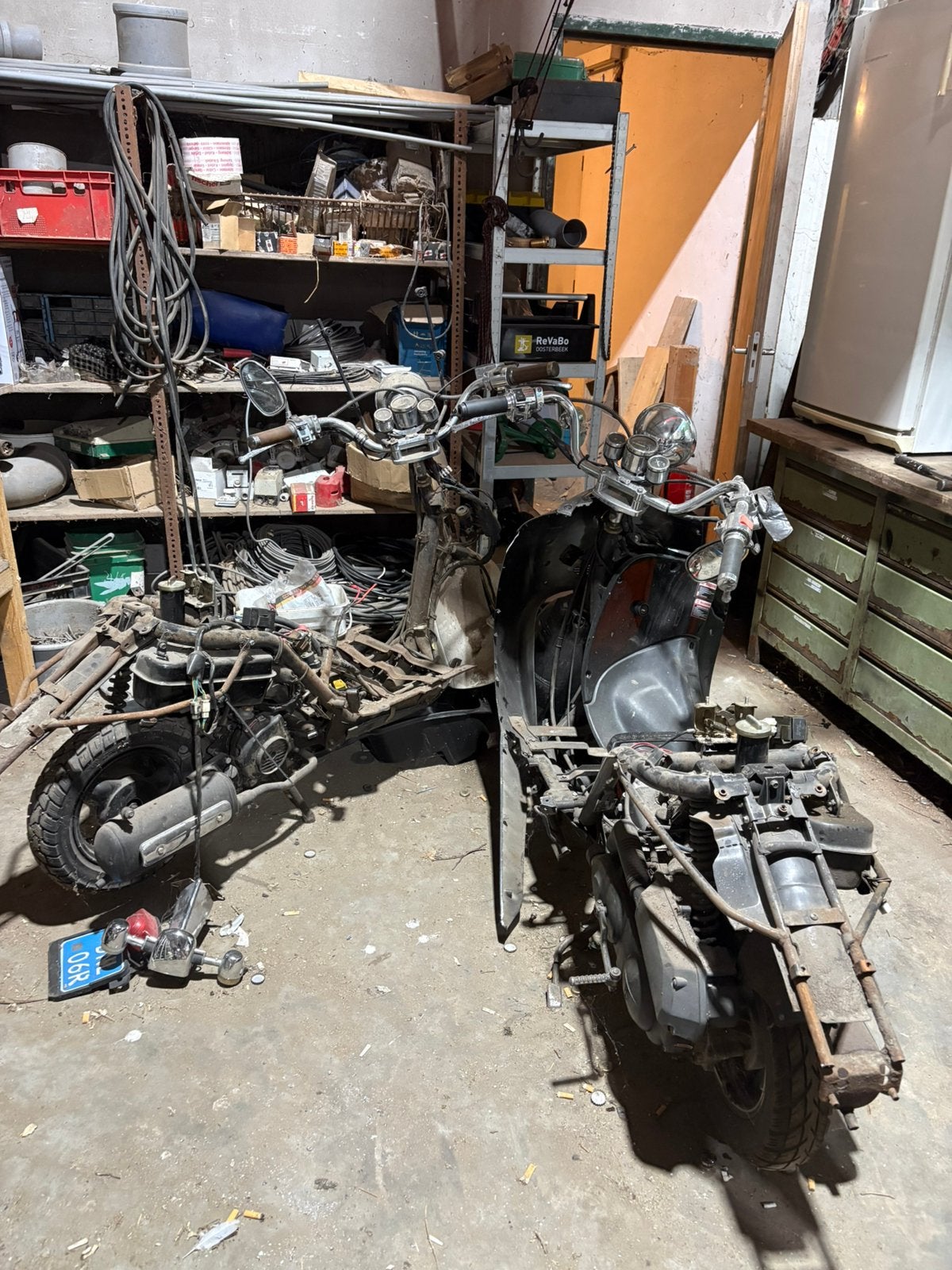 2x grande retro scooter, 1 op kenteken, Fietsen en Brommers, Brommeronderdelen | Scooters, Ophalen, Gebruikt, Overige typen, Overige merken