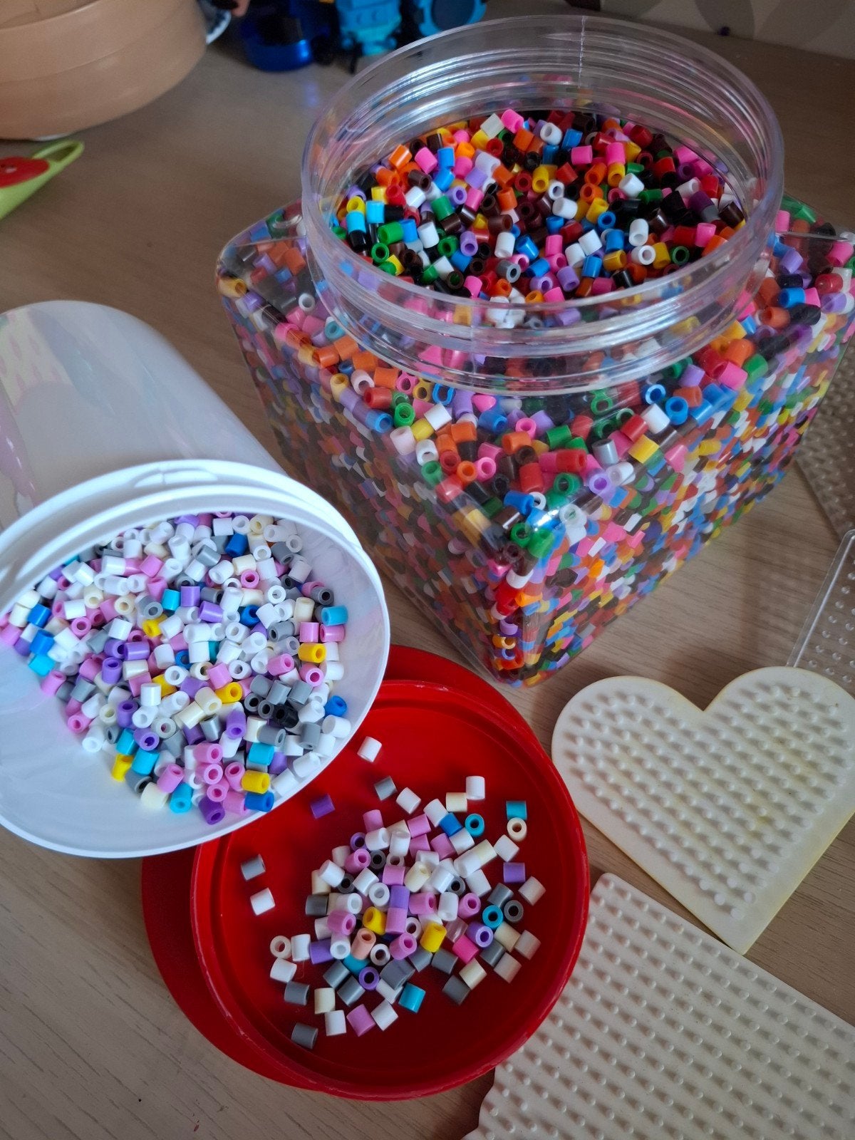 Grote set Hama strijkkralen met diverse grondplaten, Kinderen en Baby's, Speelgoed | Educatief en Creatief, Ophalen, Gebruikt