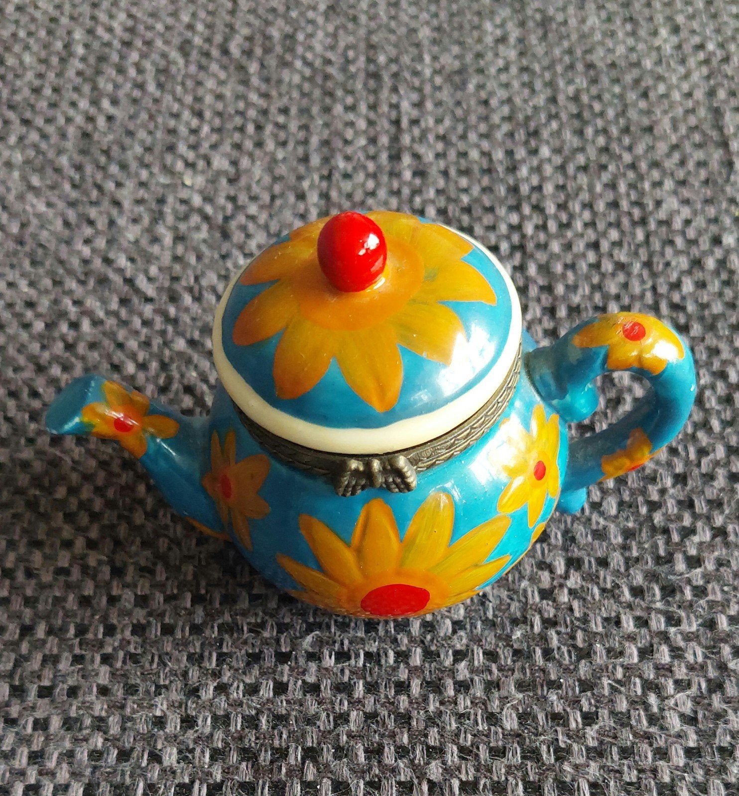 Charmant vintage handbeschilderd pillendoosje, Verzamelen, Ophalen of Verzenden, Huis en Inrichting