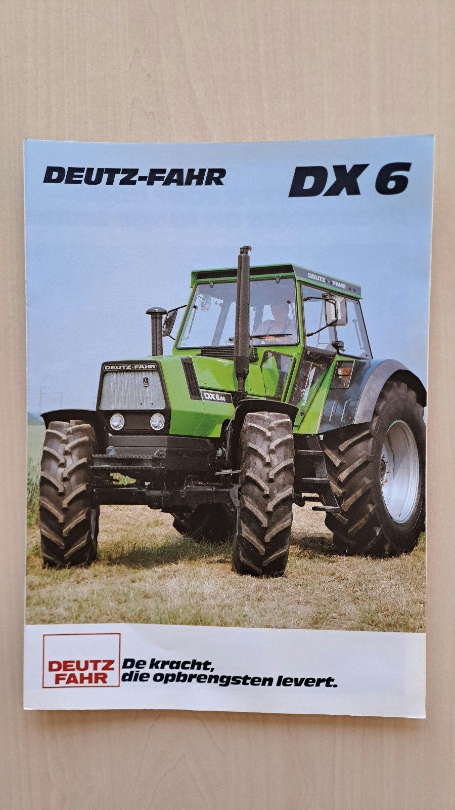 folder DEUTZ-FAHR  DX 6 tractor, trekker, Boeken, Catalogussen en Folders, Ophalen of Verzenden, Zo goed als nieuw, Folder