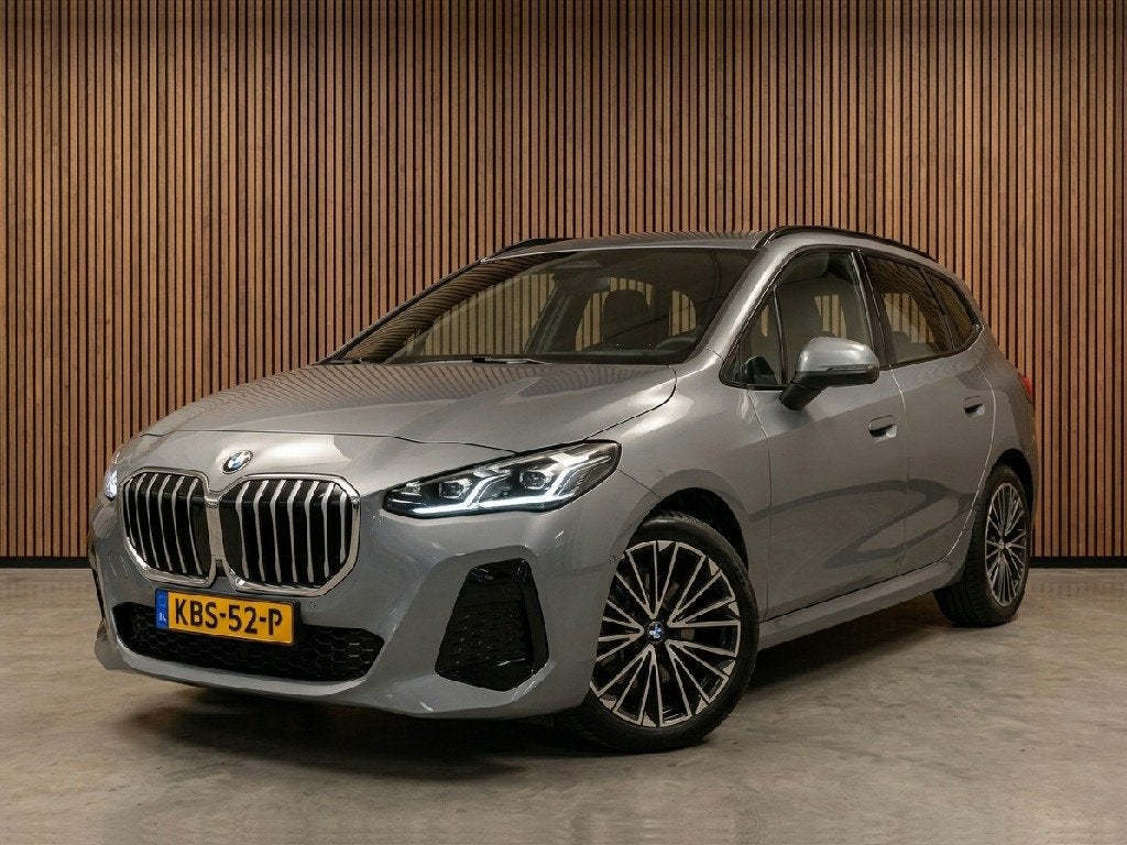 BMW 2-serie Active Tourer 218i M- sport leer / camera / pano, Auto's, 136 pk, Gebruikt, Automatische klimaatregeling, 1445 kg
