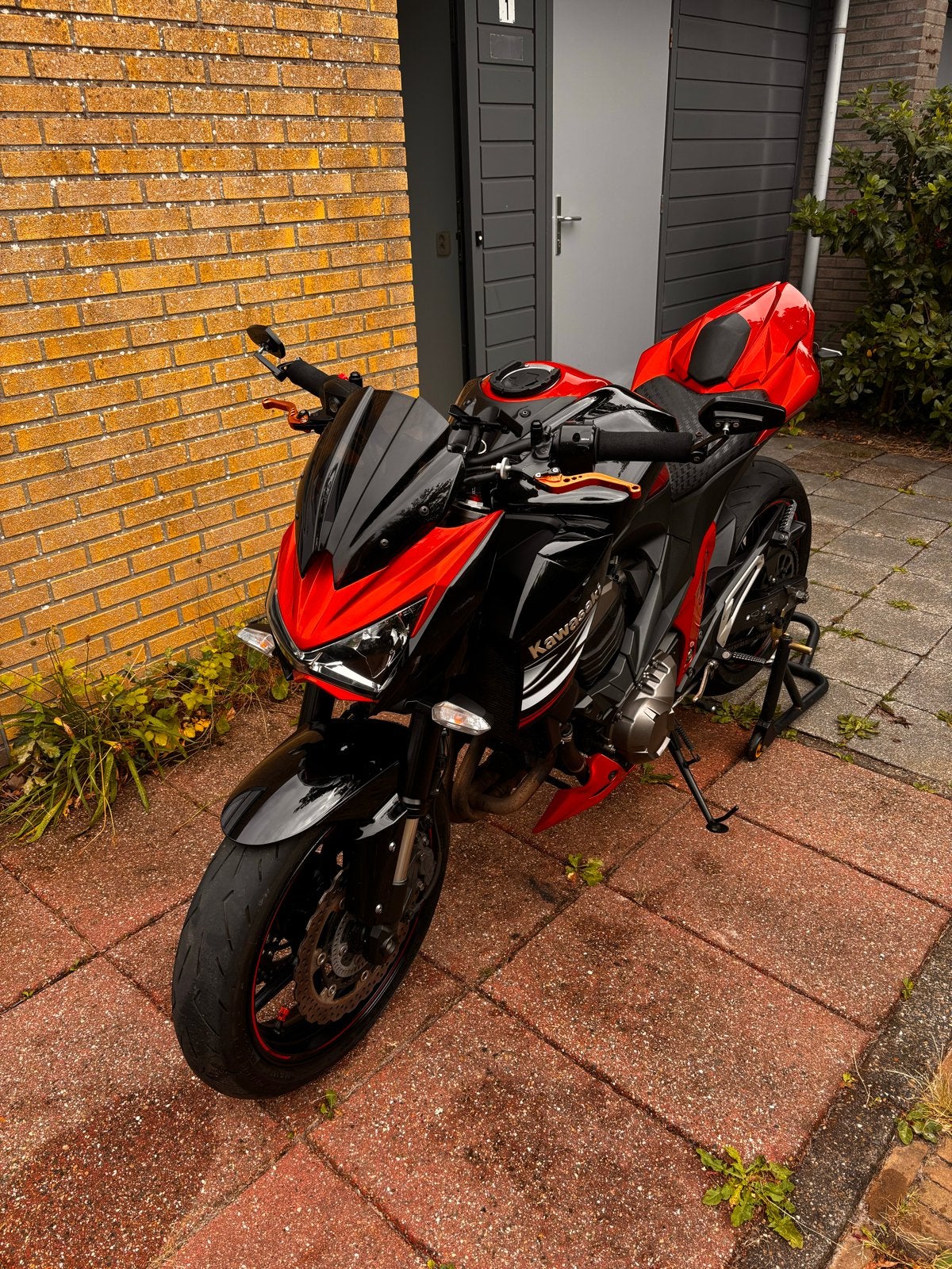 Kawasaki Z800 - Sportieve Naked Bike met Akrapovic uitlaat, Sportuitlaat, 4 cilinders, Motorrijbewijs A, Gebruikt