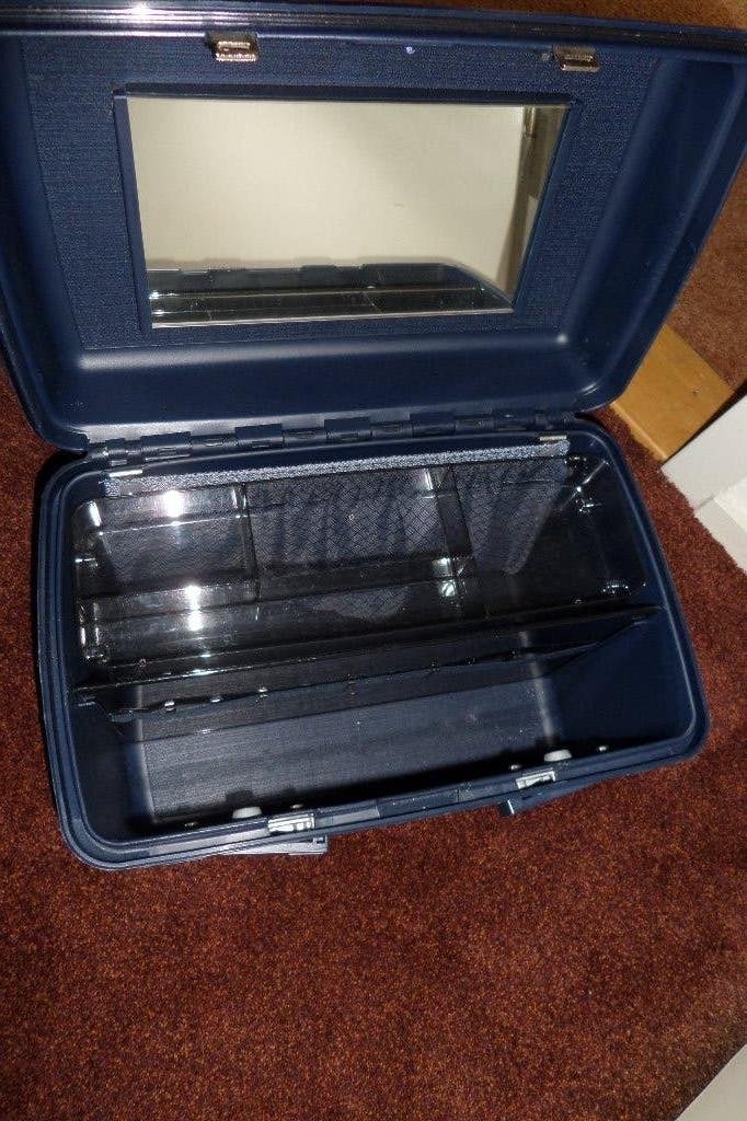 Beautycase - Delsey - Donkerblauw - ZGAN - Jaren 80 item, Ophalen, Blauw, Met slot, Zo goed als nieuw