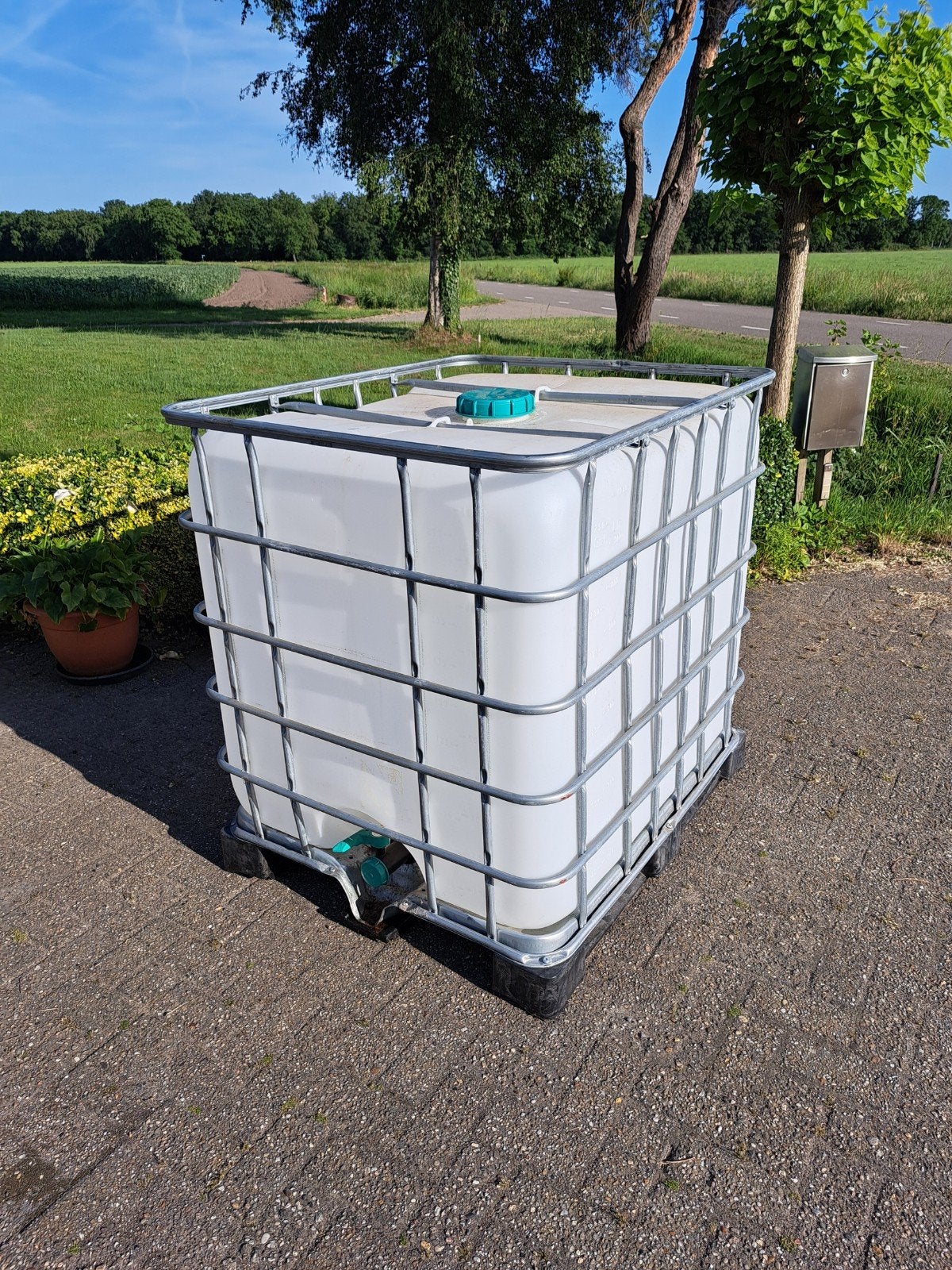 IBC vat / regenton met kraan, Tuin en Terras, Regentonnen, Ophalen, Kunststof, Gebruikt, Met kraantje