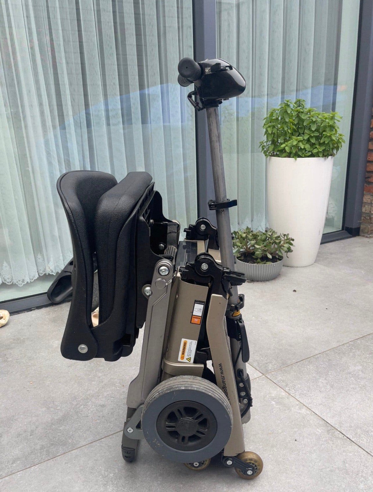 Geweldige opvouwbare scootmobiel LUGGIE zo goed als nieuw, Ophalen of Verzenden, Zo goed als nieuw, Elektrische rolstoel