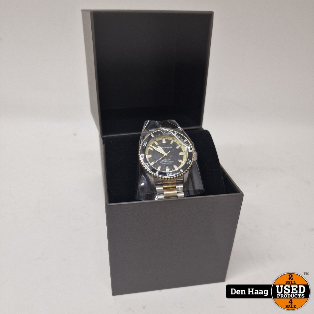 Emporio Sea Explorer AR60089 Herenhorloge | Nieuw, Emporio Armani, Gebruikt, Support@emporioarmani.com, 3-5 Via Borgonuovo
Milan 20121
Italy