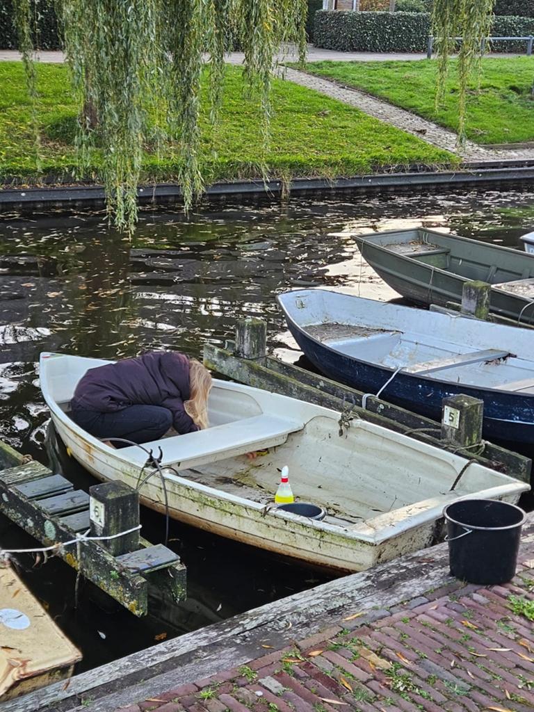 Polyester roeibootje ( zie foto ) GEEN LIGPLAATS !, Gebruikt, Ophalen of Verzenden, Overig typen, Polyester