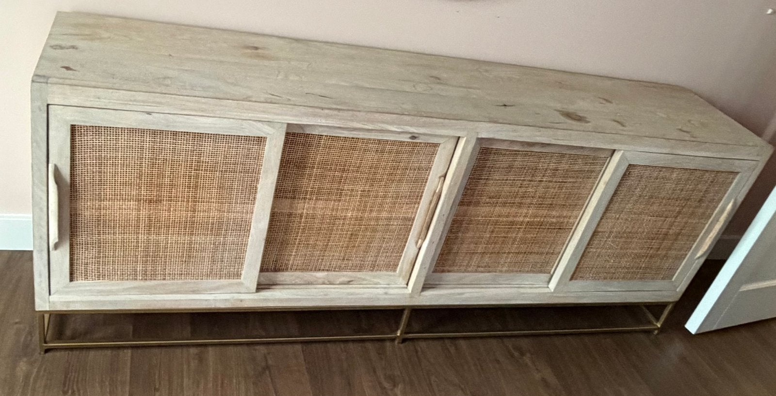 Stijlvol dressoir met rotan schuifdeuren, Huis en Inrichting, Kasten | Dressoirs, Ophalen, 150 tot 200 cm, 25 tot 50 cm, Overige houtsoorten