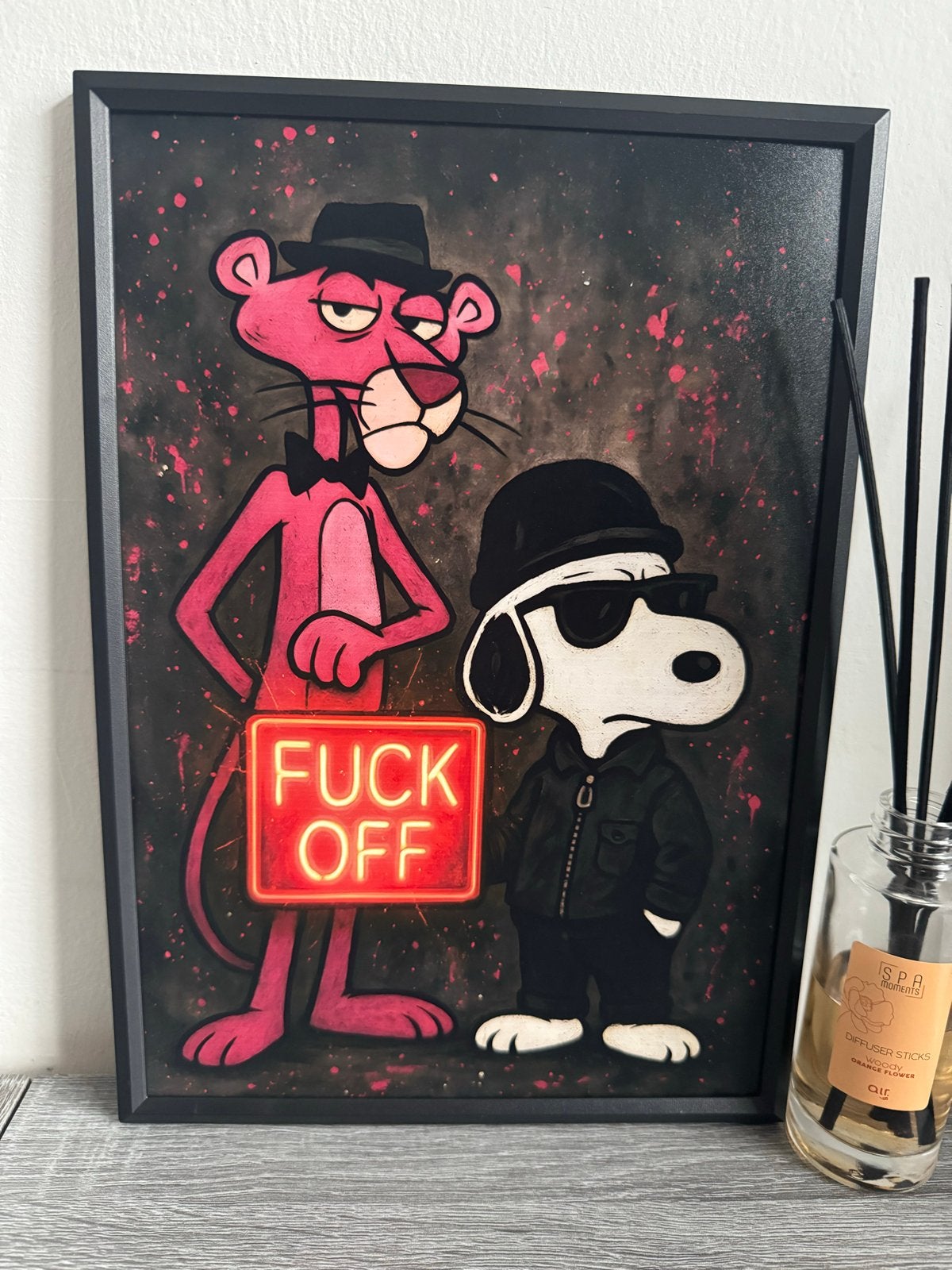 Pink Panther & Snoopy 'Fuck Off' Poster 21x30cm Ingelijst, Minder dan 50 cm, Nieuw, Ophalen of Verzenden, Foto of Poster
