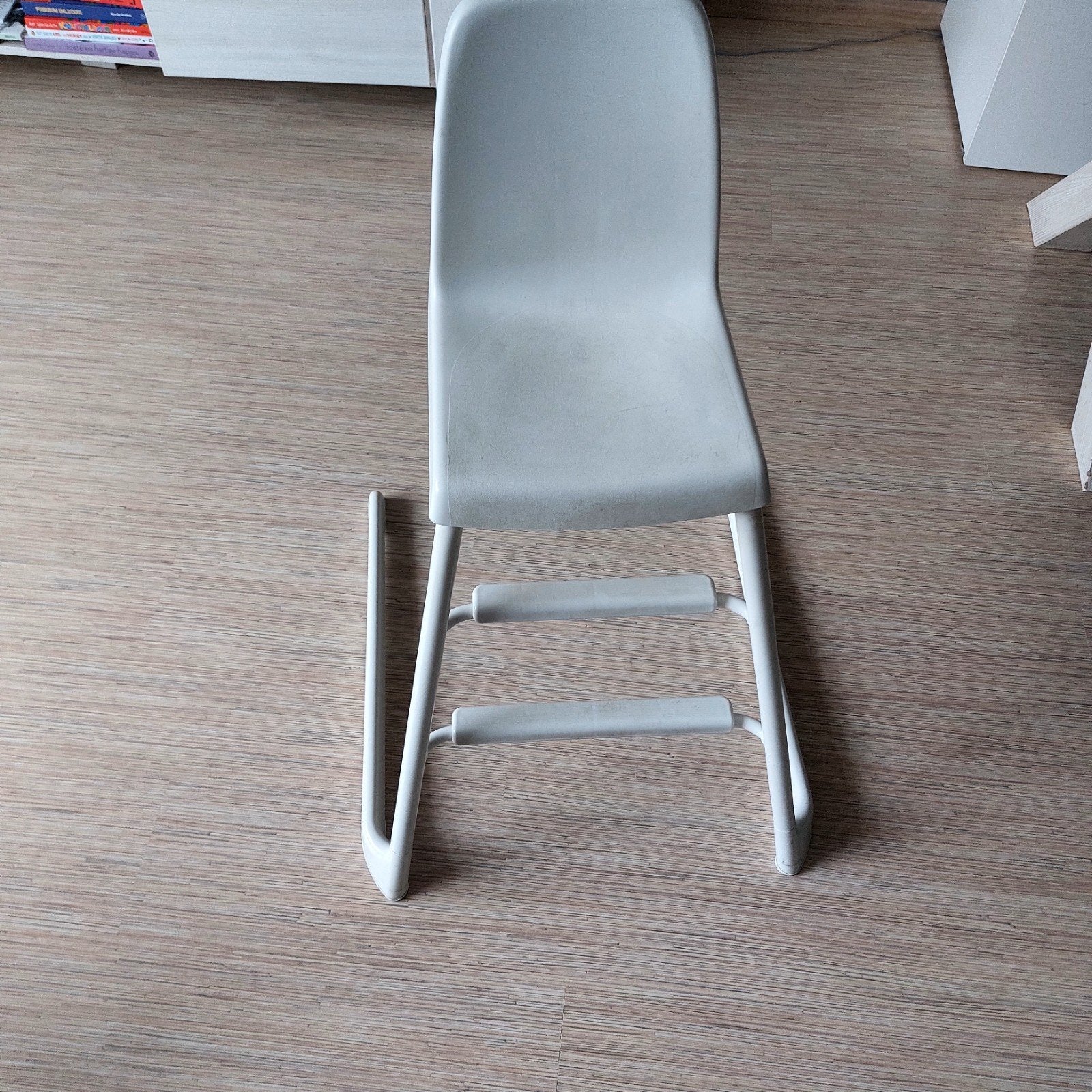 Witte langur stoel, Ophalen, Kunststof, Gebruikt, Wit