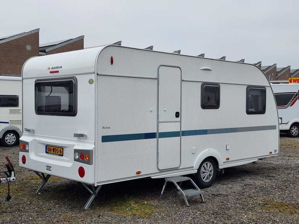 Adria Aviva 492 LU Mover amp; Unico luifel, Standaardzit, Bedrijf, Adria, 5 tot 6 meter