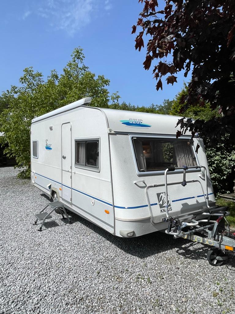 Knaus Azur uit 1998 met mover en luifel, Caravans en Kamperen, Caravans, Mover, Rondzit, Particulier, 6 tot 7 meter