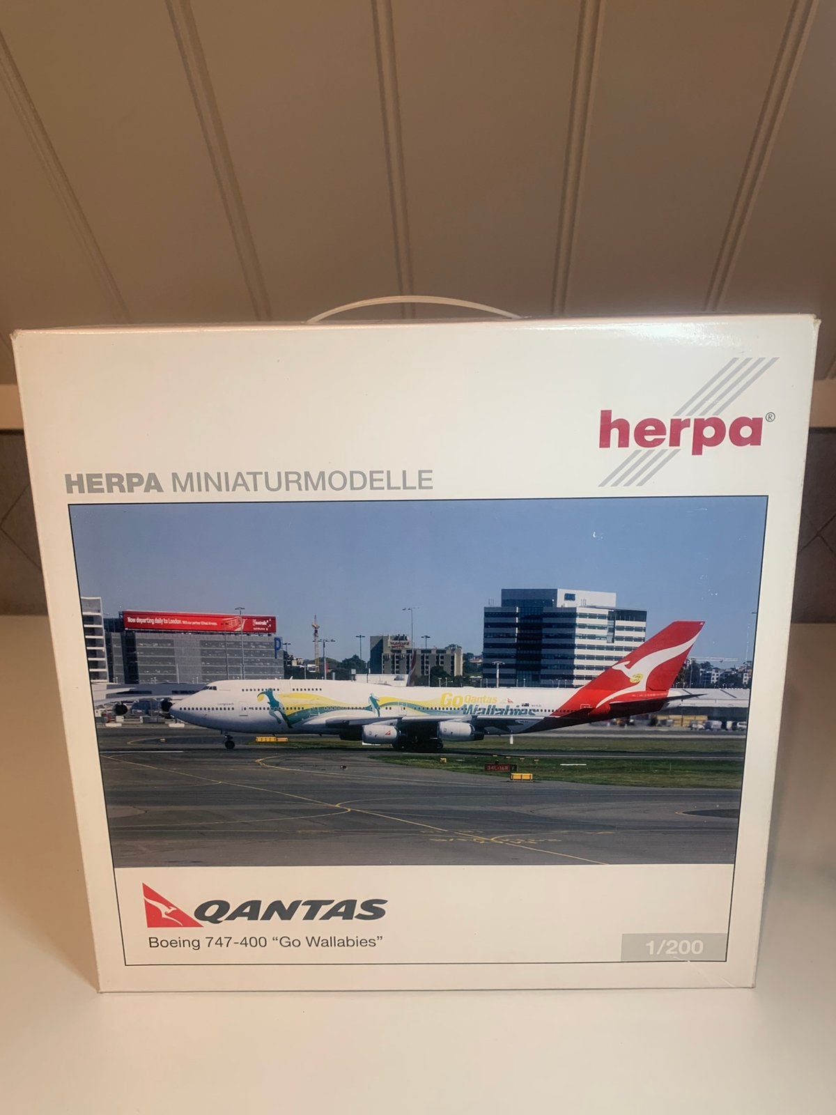 Herpa 1:200 Boeing 747-400 Quantas, Ophalen of Verzenden, Nieuw, Schaalmodel