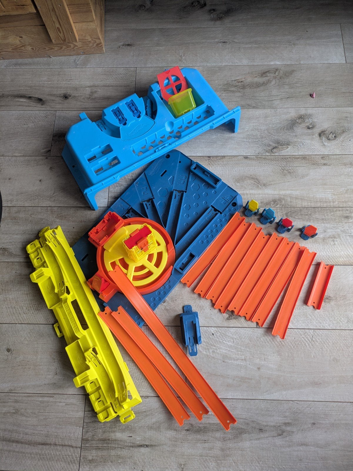 Hot Wheels racebaan met 2 auto's, Kinderen en Baby's, Ophalen of Verzenden, Gebruikt