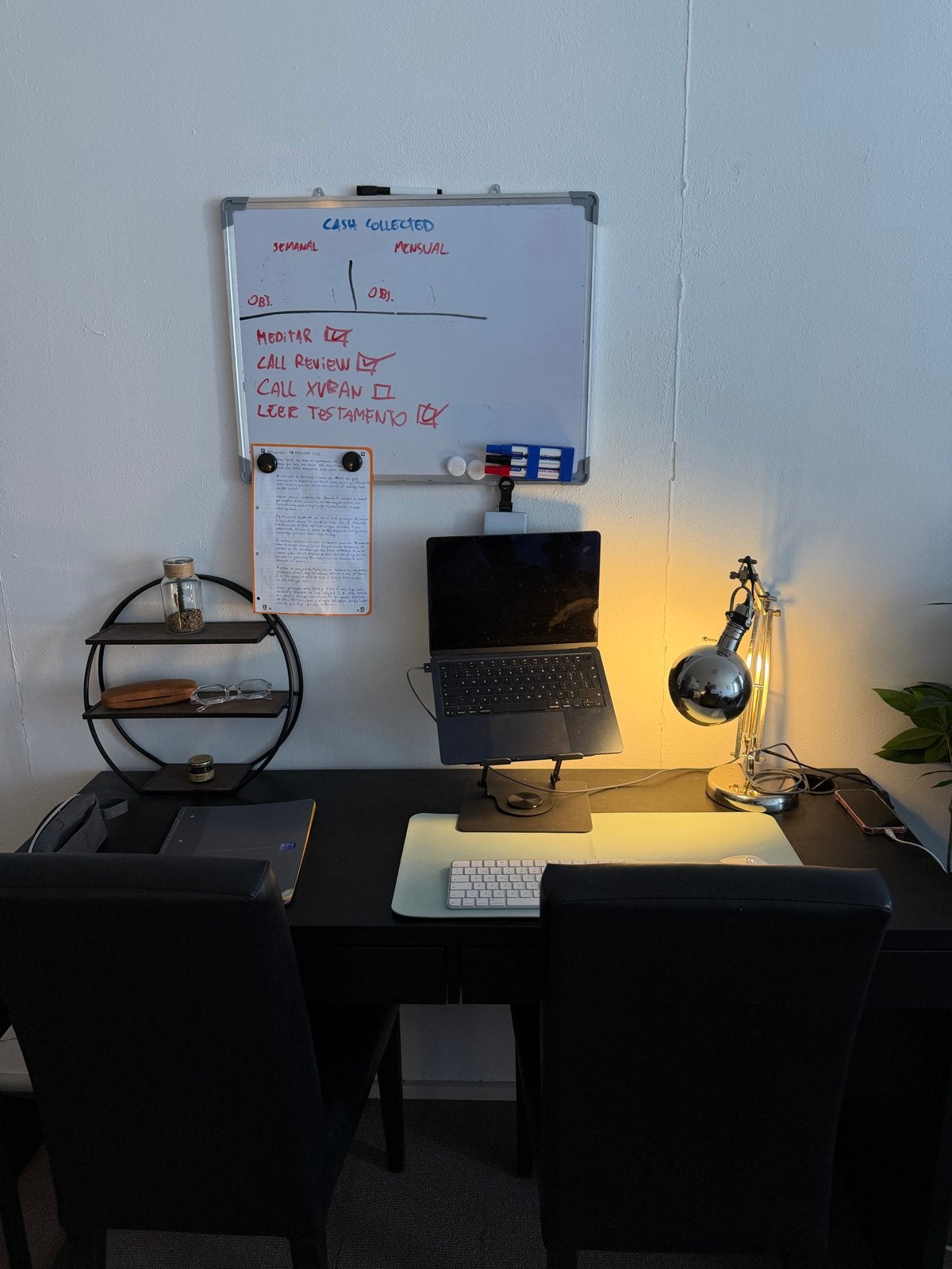 IKEA bureau in uitstekende staat, Ophalen, Zwart, Spaanplaat of MDF, Zo goed als nieuw