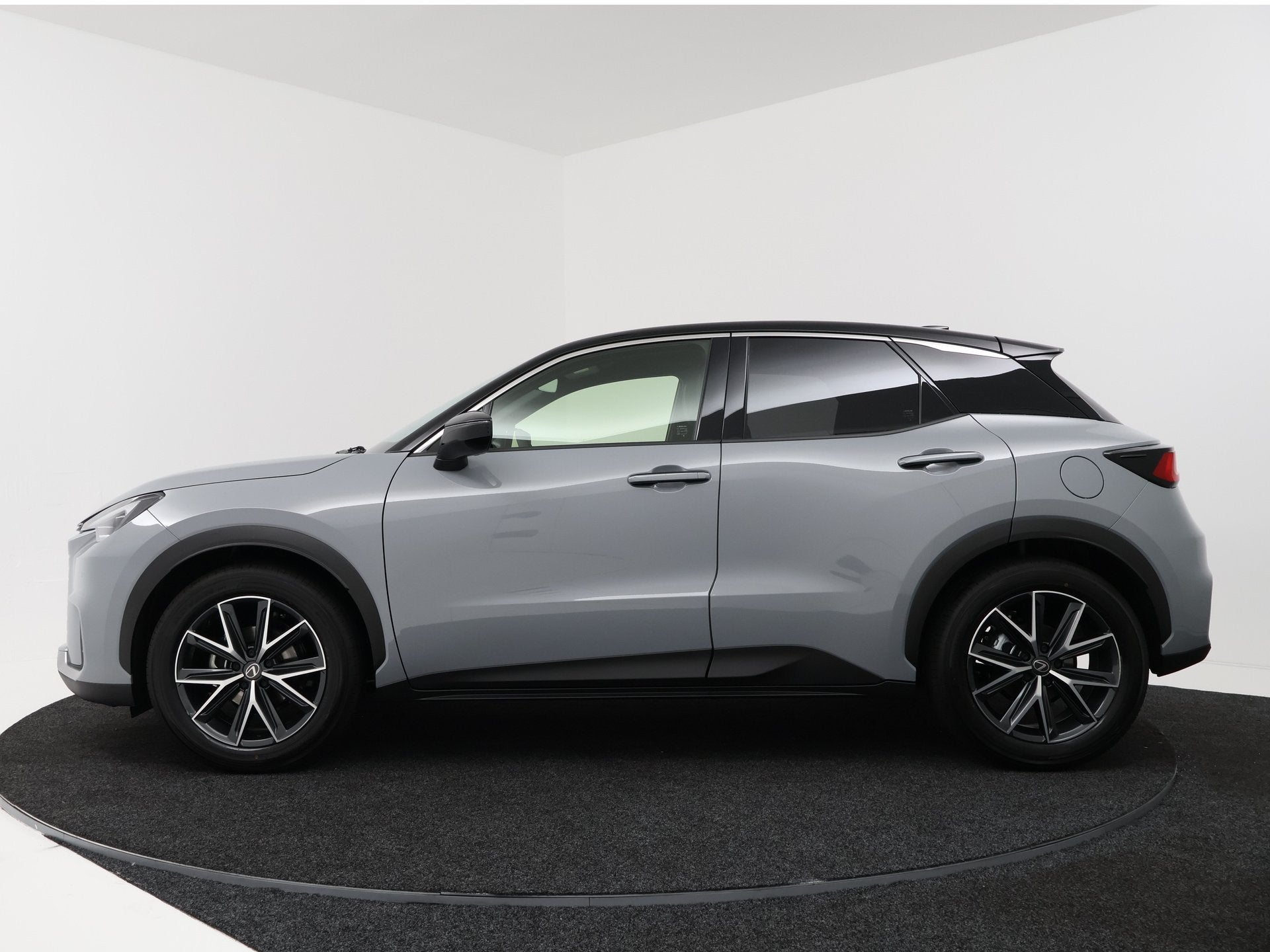 Lexus LBX Emotion 2WD | Premium Pack | (bj 2026, automaat), Auto's, Lexus, 12 maanden, 136 pk, Bedrijf, Nieuw