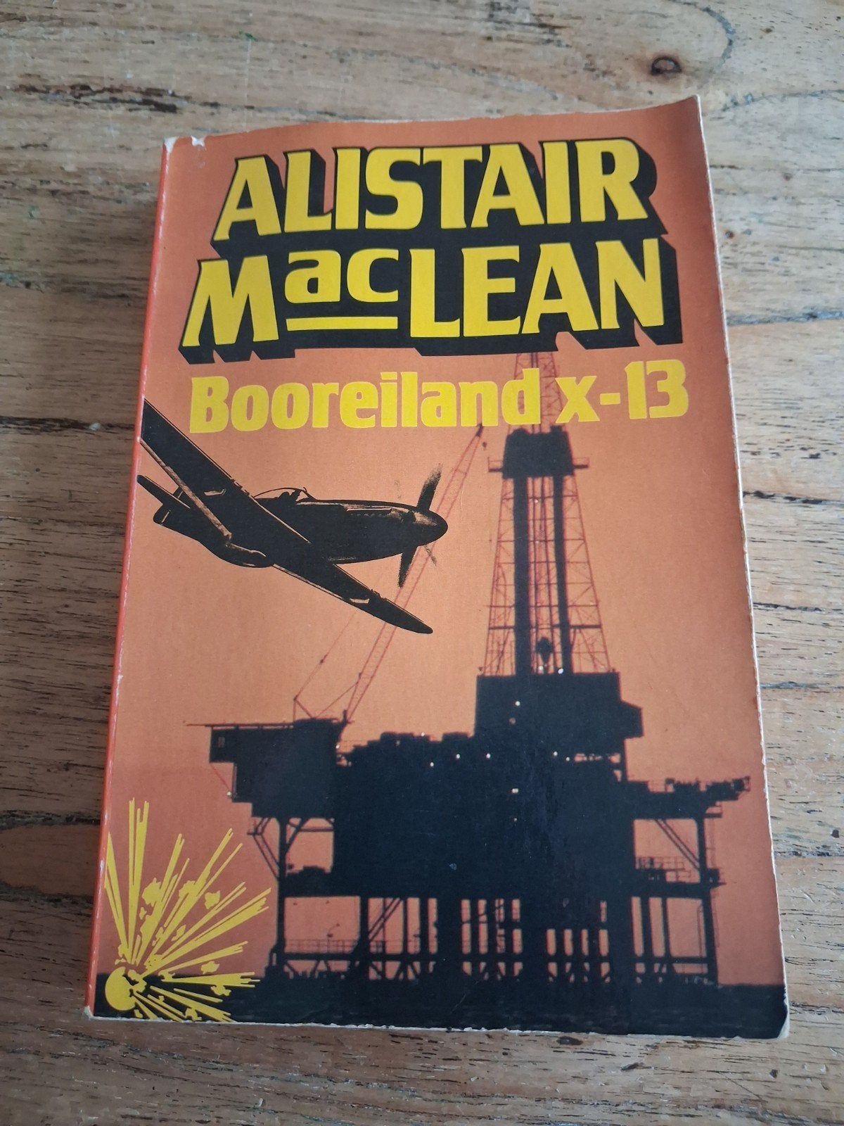 Booreiland X-13 - Alistair MacLean (Elsevier), Boeken, Ophalen of Verzenden, Gelezen, Alistair MacLean