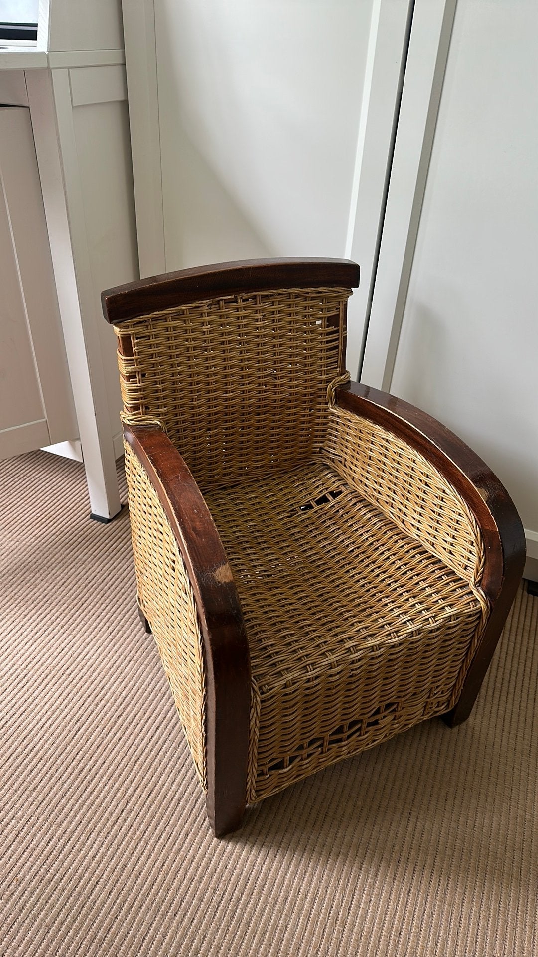 Gratis: rotan kinderstoel met houten frame, Ophalen