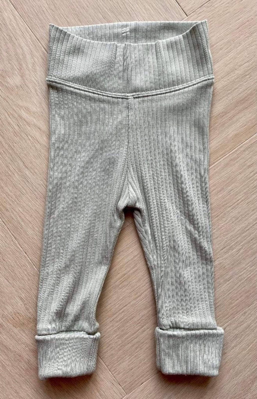 HEMA groene legging / broekje maat 68 | babykleding meisje, Kinderen en Baby's, Babykleding | Maat 68, Ophalen of Verzenden, Zo goed als nieuw