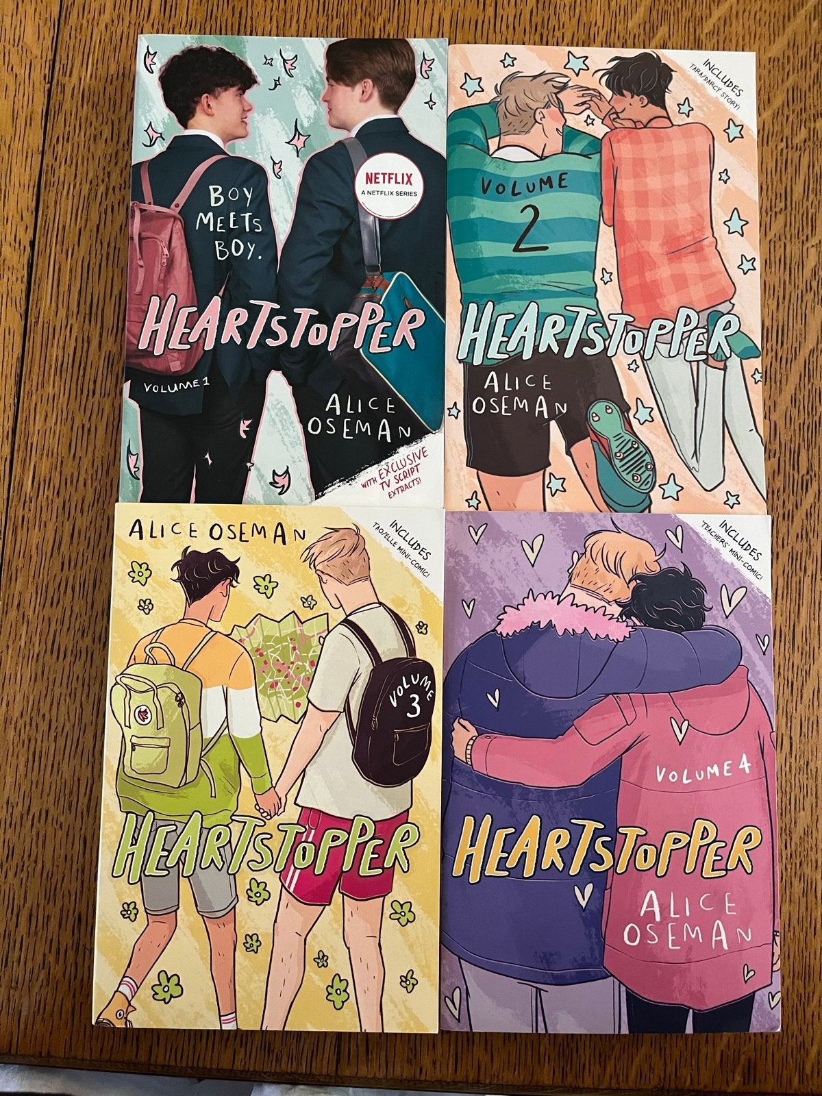 Heartstopper Boekenreeks - Volumes 1 t/m 4, Boeken, Ophalen of Verzenden, Gelezen, Wereld overig