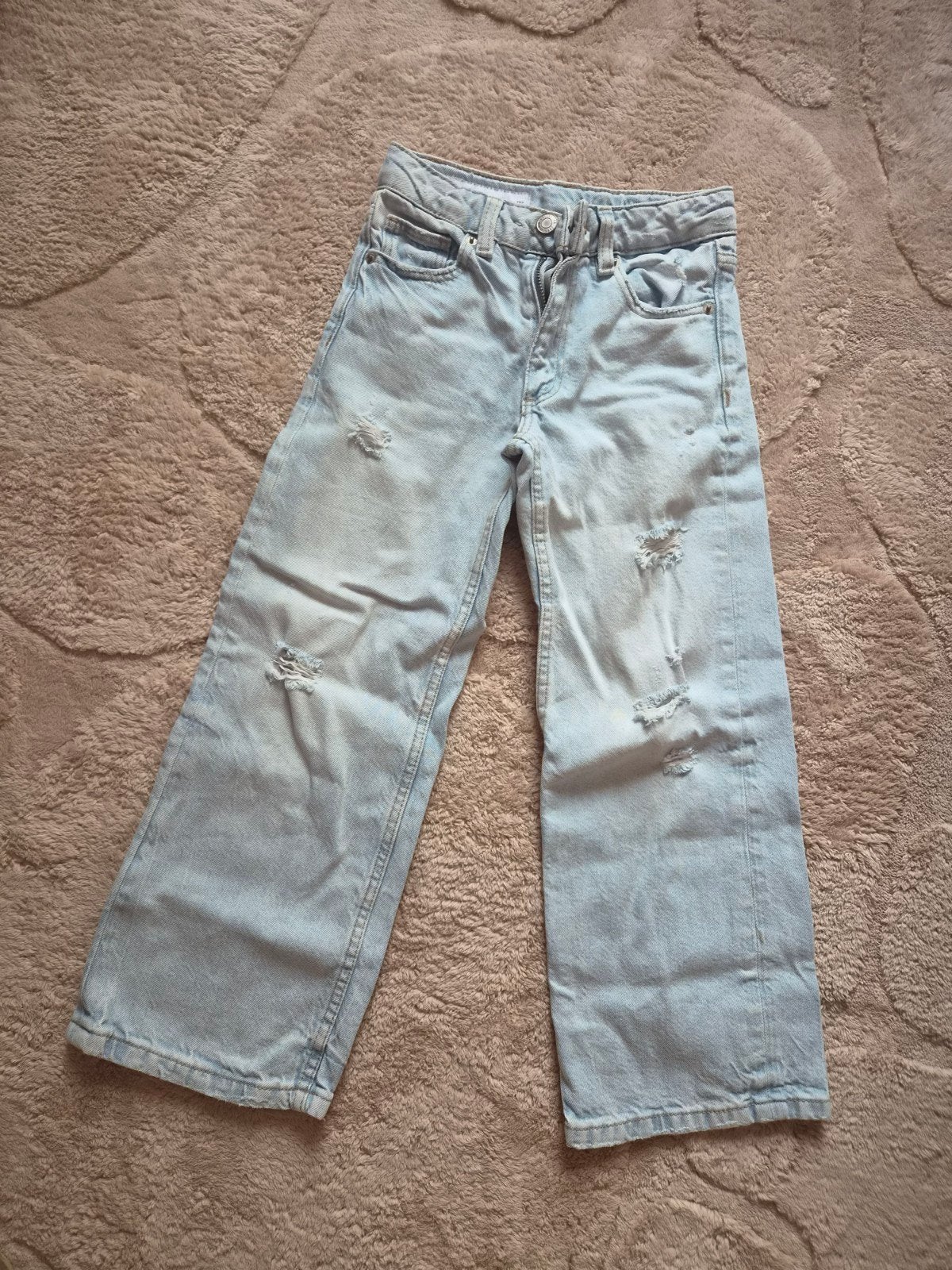 Zara spijkerbroek met wijde pijpen en scheuren 122, Ophalen of Verzenden, Gebruikt, Zara, Meisje