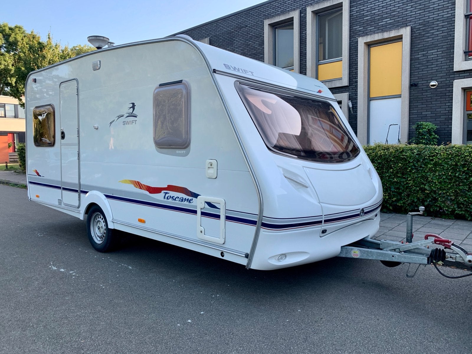 Swift Toscane 450, zeer mooie staat, Isabella Forum, CarbonX, Caravans en Kamperen, Caravans, Omvormbare zithoek, Rondzit, Particulier