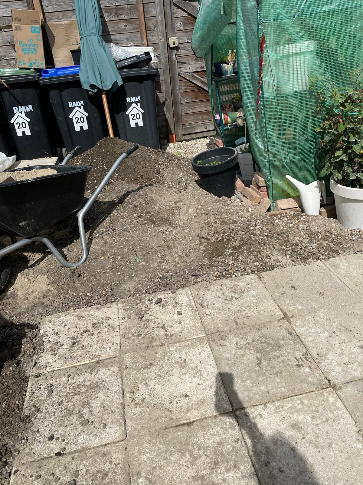 Gratis ophoogzand/tuinaarde af te halen met steentjes/grind, Tuin en Terras, Zand, Ophalen, Gebruikt, Ophoogzand